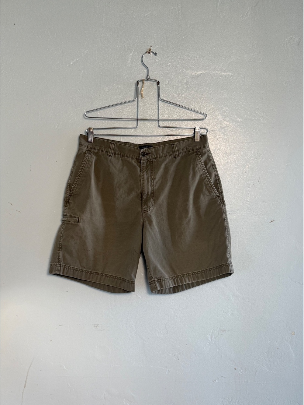 Dockers Men's Classic Fit Khaki Shorts